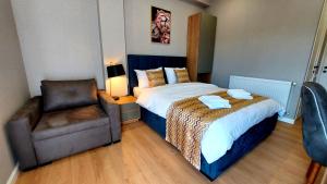 Falcon Hotel