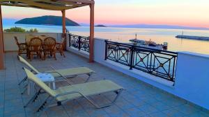 Deluxe One-Bedroom Apartment with Big Terrace and Panoramic Sea View
