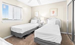 One Seagrove Place 1208