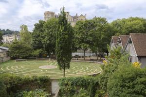 1 Bed in Bath oc-bhr33