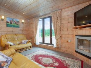 Log Cabin - Uk44337