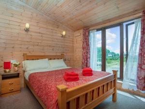 Log Cabin - Uk44337