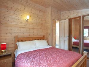 Log Cabin - Uk44337