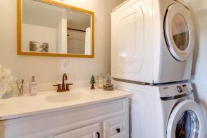 Near Hiking and Golfing Cozy Casita in Pinetop!