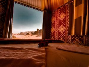 Solar Soul Camp - Wadi Rum Desert Experience & Stargazing
