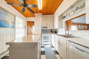 Gypsea Rose - Southern Shores, Oceanfront, Ocean View, Hot Tub, Pets OK, Flex Stays