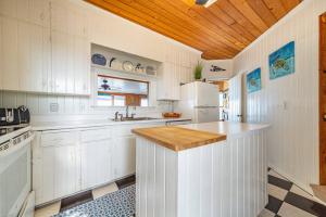 Gypsea Rose - Southern Shores, Oceanfront, Ocean View, Hot Tub, Pets OK, Flex Stays