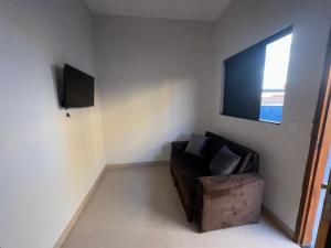 Kinet mobiliada 1 Cama casal 1 Sofá cama