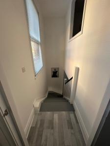 Modern Central Flat - Business and Leisure Stays