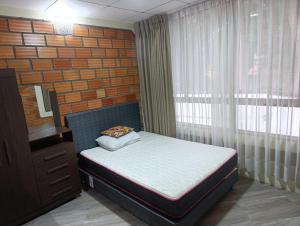 Full Executive-Style Apartment