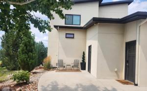 Scenic Golf Course Retreat near CSU & Estes Park!
