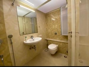 One bedroom cozy stay in shared apartment at Bandra
