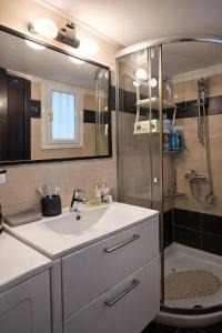 Nea Smyrni Grand Supreme