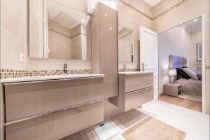 120 m2 GRAND STANDING CENTRE PROCHE PALAIS FESTIVALS