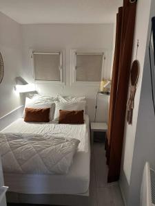 Rez-de-jardin clôturé piscines dont une Chauffée du 04 avril au 02 novembre