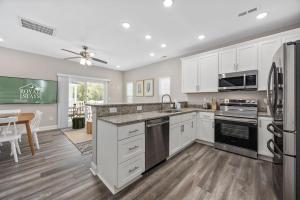 Lady Myrtle - Across from ocean - Garage