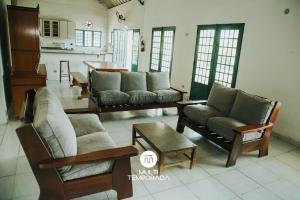 Chácara 3 Poderes Piscina - 60 pessoas - Guararema