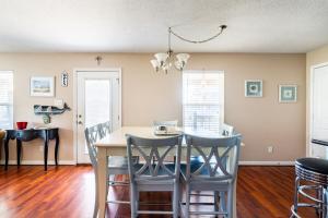 Gulf Views on Deck with Fish Station)