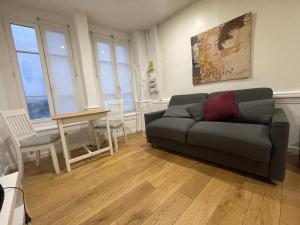 Lyon Standing Historic City Apartment