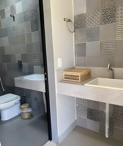 Casa Rosa - Experiência Exclusiva à Beira do Lago das Brisas - GO