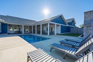 Large Lux Home,Private Pool,Spa,Backyard, 6 Bdrms, Beach,Wharf, OWA 15 Mins Away