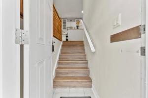 Chelsea Suite 3BR, 1B with parking for 28plus stays