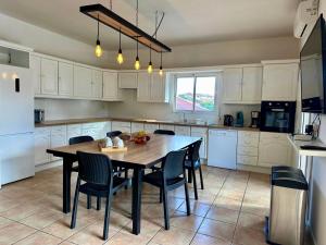 Le Familia,T5 avec terrasse,parking privé et Clim, idéal famille et professionnels