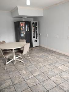 Gated 4 Double Beds 2 Bath Apt 132
