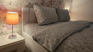 Modern Family Stay near CNE - Parking & Workspace