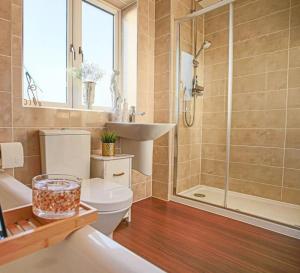 4 bed house in Milton Keynes - freeparking - wifi