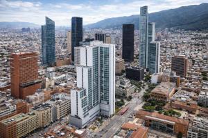 Aparta Suite Centro Internacional Piso 29 con Altura