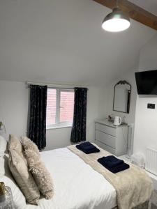 Rooms at 153 ROOM ONLY