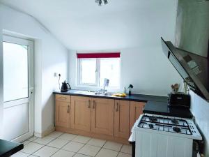 Frugal Mid-Terrace Guest House