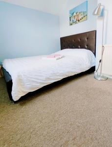 Frugal Mid-Terrace Guest House