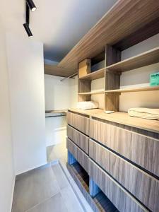 Apartamento Moderno con Aire Acondicionado y Ubicación Privilegiada con 2 Hab