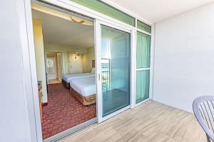 Oceanfront Convenience on Lower Floor, Heated Pool