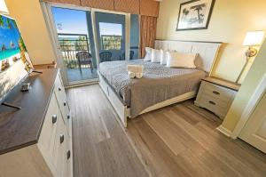 2BR Pools, Direct Oceanfront Views, Handicap, Nice