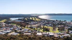 The View, Albany Holiday House