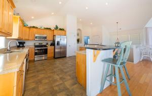 Atlantic Paradise - Southern Shores, 87 Yds to Beach, Pool, Hot Tub, Tiki Bar, Foosball