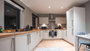 River View - Triplex Penthouse - Sleeps 14