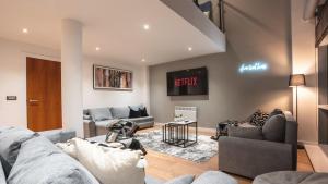 River View - Triplex Penthouse - Sleeps 14