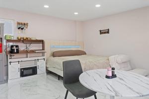 Sleek Premium Studio Near The Grove & Fairfax