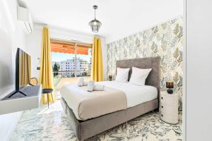 Lacour - 2 bedroom apartment - Large terrace - 2 min from the Croisette & beaches