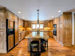 Enclave 37 by SummitCove Lodging