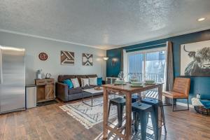Elegant Second-Floor Condo Near Downtown Bend