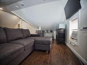 Comfy 3rd Floor Studio Near NYC