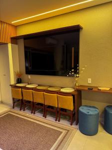 Flat Tropical Executive Hotel