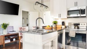 Hart Suite Buyout 3 by AvantStay Two Town House Buyout w Modern Amenities in Nashville