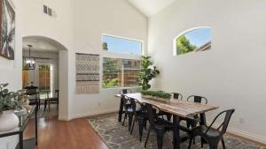 Indio Escape by AvantStay Stunning Home in Coachella w Pool Hot Tub