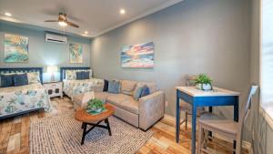 2 Pools Beach Boardwalk Access Studio Sleeps 5 Beach Bungalow by AvantStay